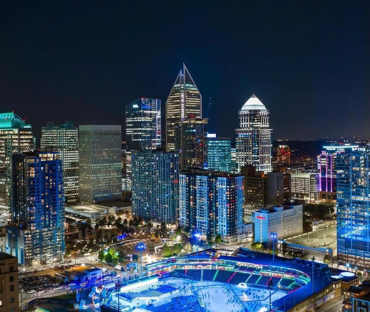 Luxury Apartment With Private Balcony And Amazing City Views Charlotte